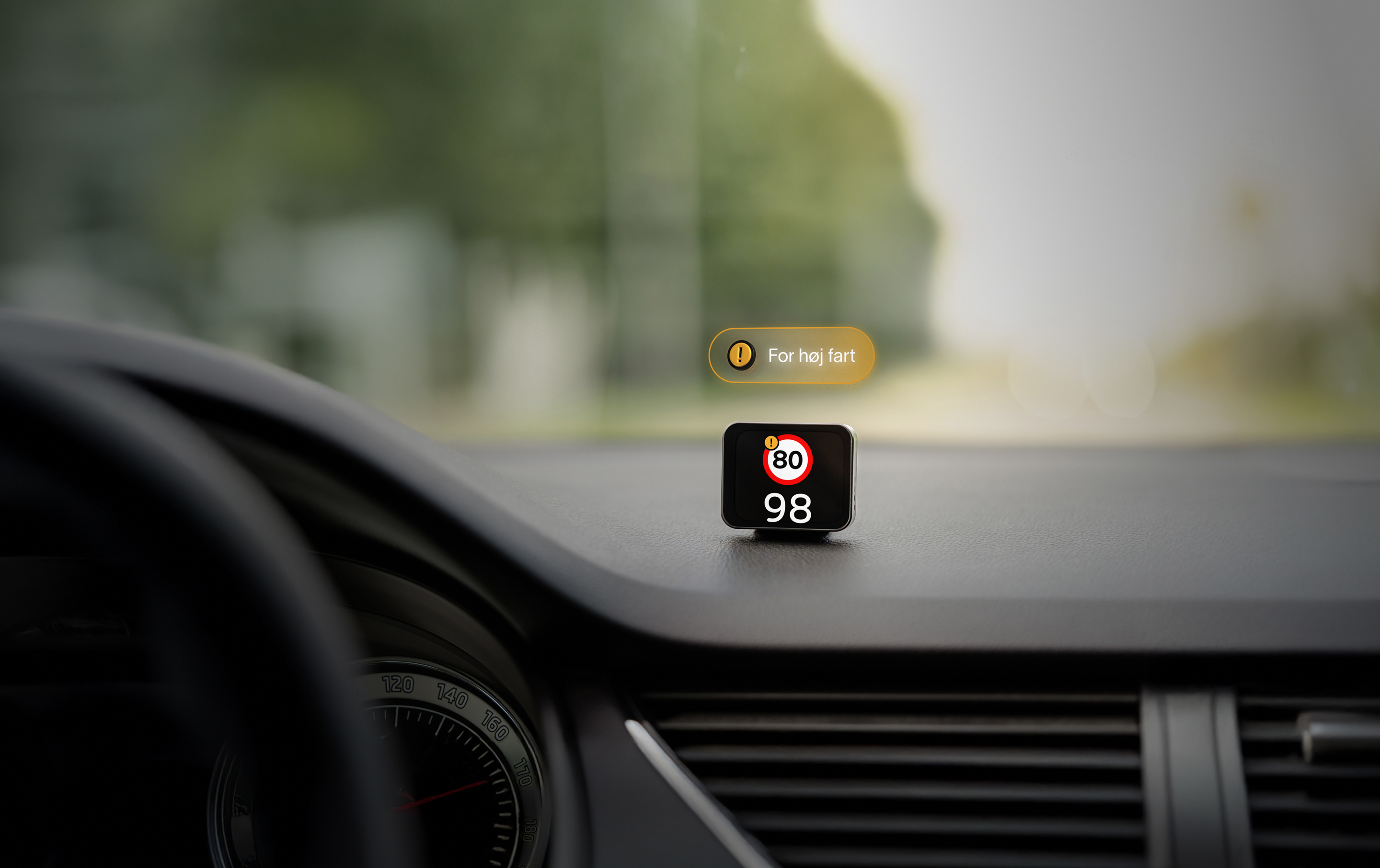 Produktet monteret i forruden